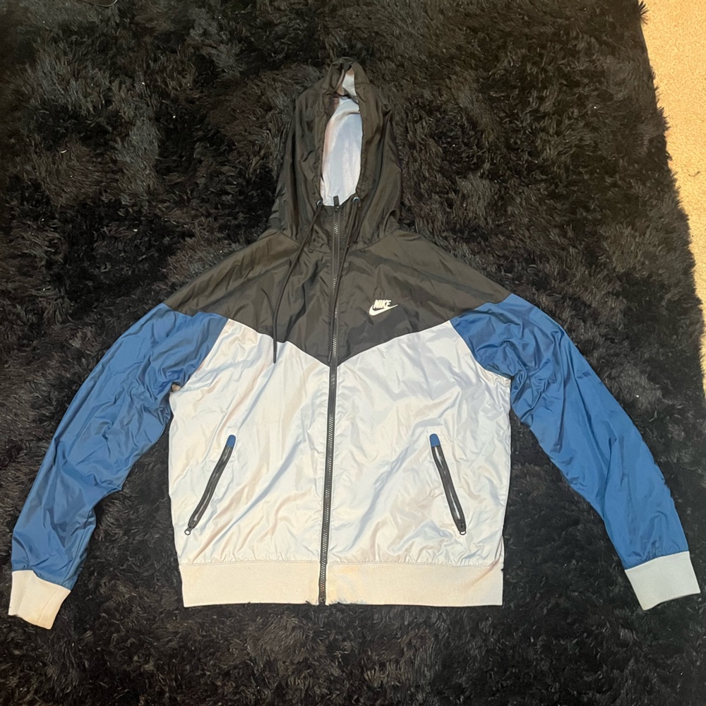 !IN SEASON! Mens Nike Windbreaker